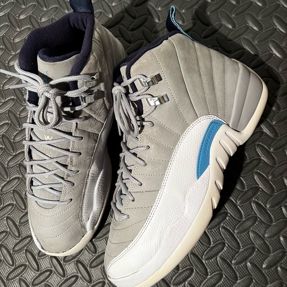 CLEAN Air Jordan 12 Retro Wolf Grey size 8.5 Women Shoes